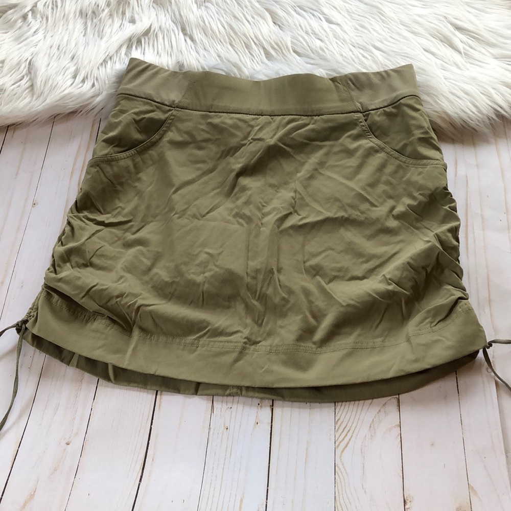 Columbia skirt size M